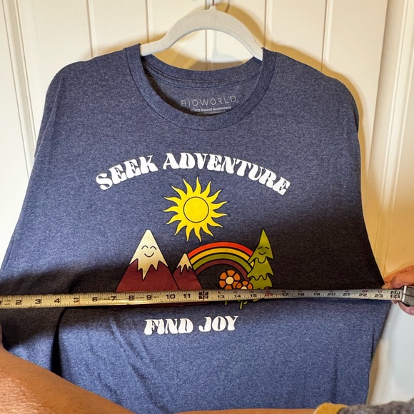 Men’s XL BioWorld “Seek Adventure Find Joy” Tee - Picture 4 of 5